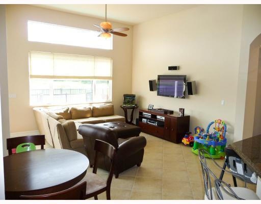 Foto del edificio - 8830 Wellington View Dr