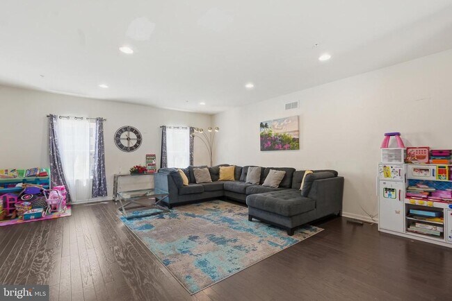 Foto del edificio - 141 Graystone Dr