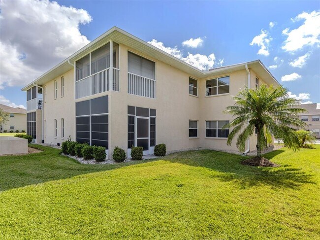Building Photo - 5800 Sabal Trace Dr