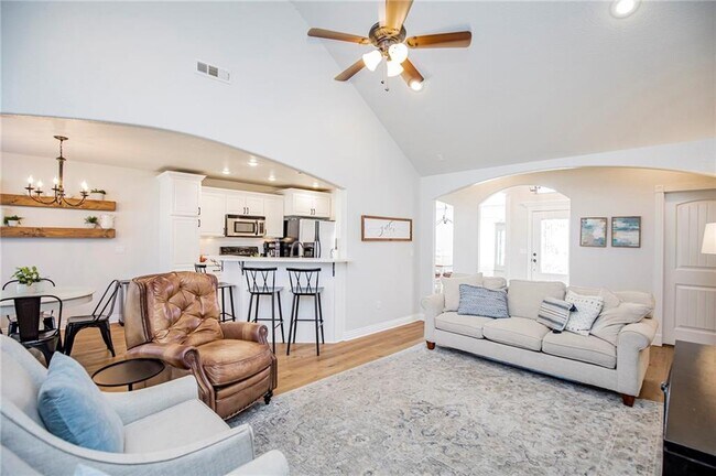 Building Photo - 6517 W Hearth Bay