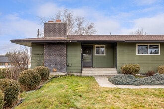 Building Photo - 605 N Virginia Ct