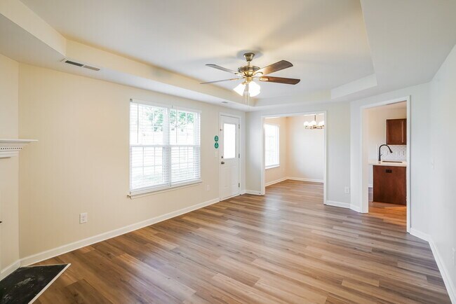 Foto del edificio - 125 Summerlake Pl