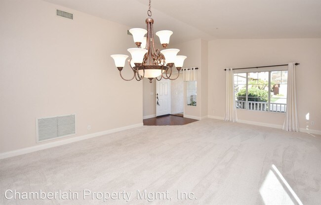 Building Photo - 3 br, 2 bath House - 2215 Rockview Glen