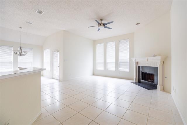 Foto del edificio - 8216 Spring Valley Ln