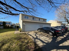 Building Photo - 810 SE 153rd Ave