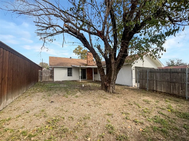 Photo - 1746 Whiteoak Dr House