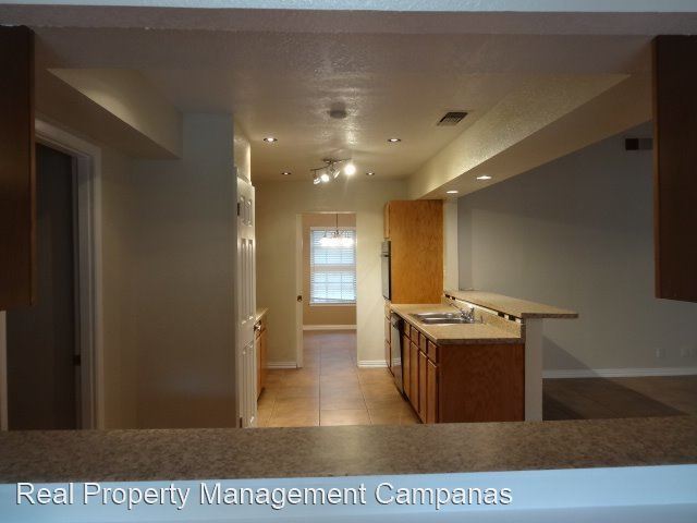 Building Photo - 5 br, 4 bath House - 3607 Rock Creek Run