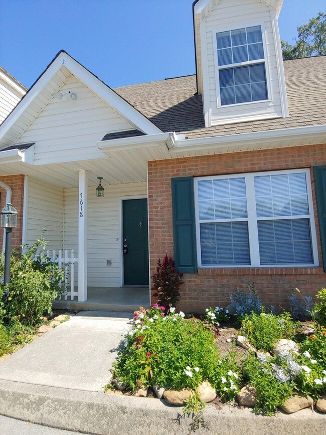 Building Photo - 7618 Emory Cove Way