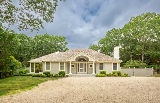 Building Photo - 6 Clover Leaf Ln