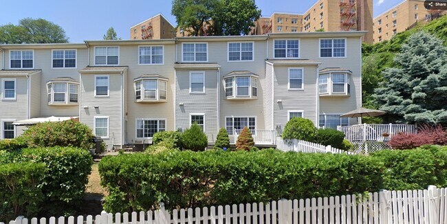 Foto del edificio - 60 Bergen Ridge Rd