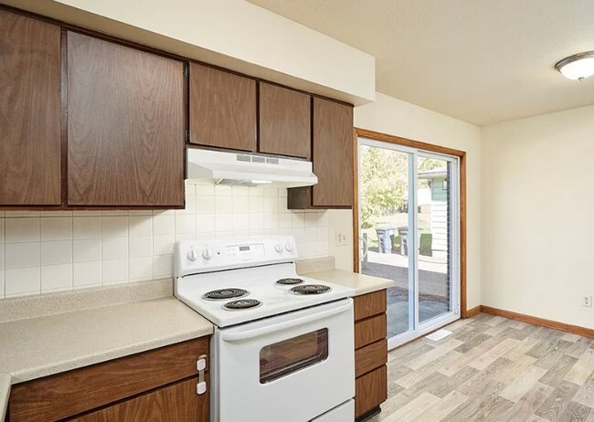 Foto del edificio - 923-925 Rosamond Ave