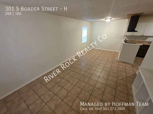 Foto del edificio - 301 S Border St