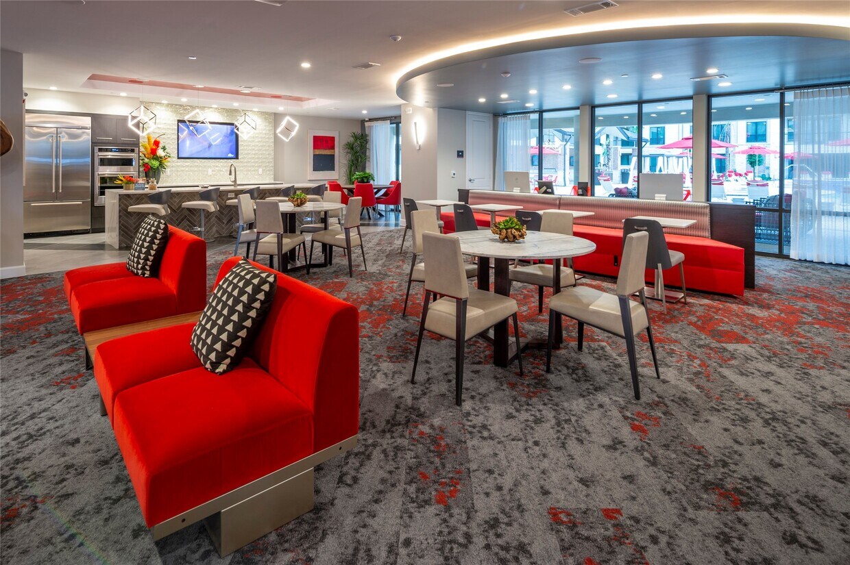 Foto del edificio - 13475 Rincon Dr