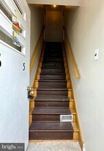 Building Photo - 117 Elm Ave