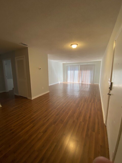 Foto del edificio - 810 65th Ave N