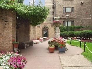 Foto del edificio - 430 W Diversey Pkwy