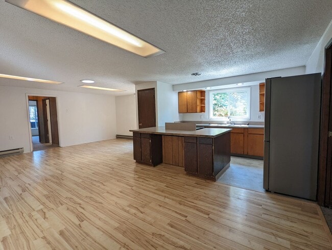 Foto del edificio - Nice 3-Bedroom, 1-Bath Duplex in Eugene!