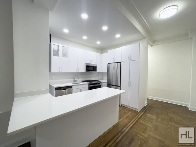 Building Photo - WEST 58 STREET