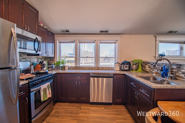 Foto del edificio - 1252 W Elmdale Ave