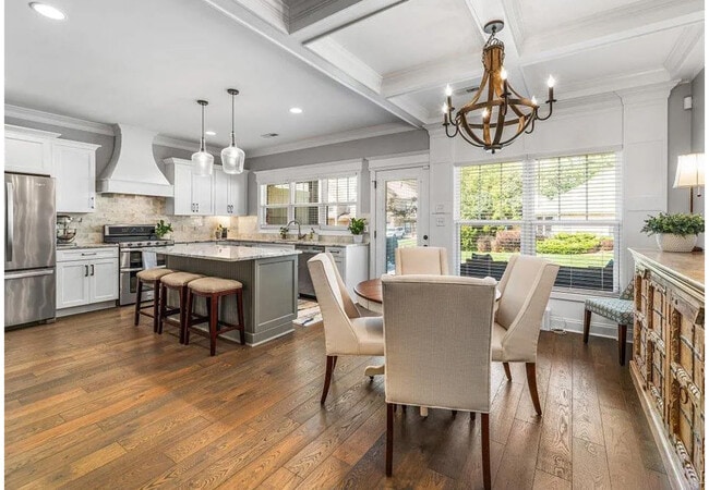 Kitchen & Dining Area - 1045 Presidents Ln Townhome