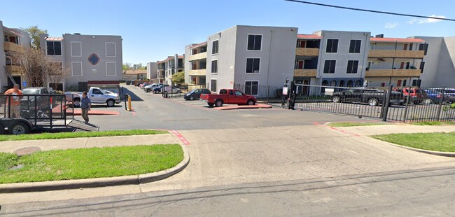 Foto del edificio - 4539 Lake Ave