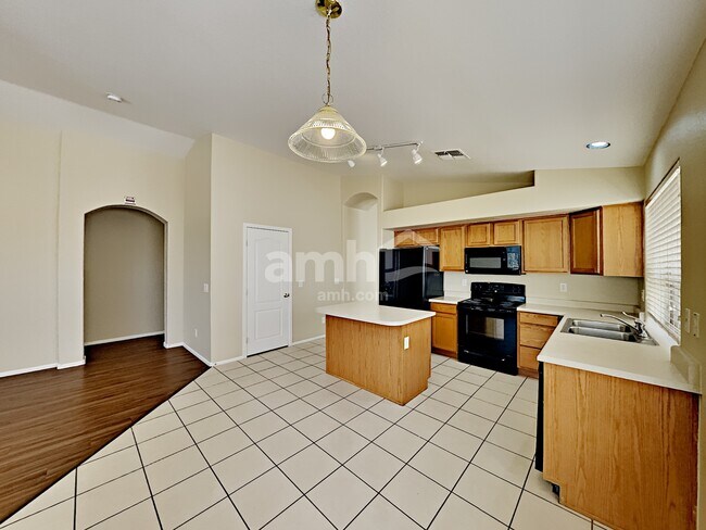 Foto del edificio - 7909 S 45th Ln