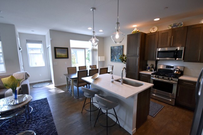 Building Photo - 240 2nd Avenue, Unit E