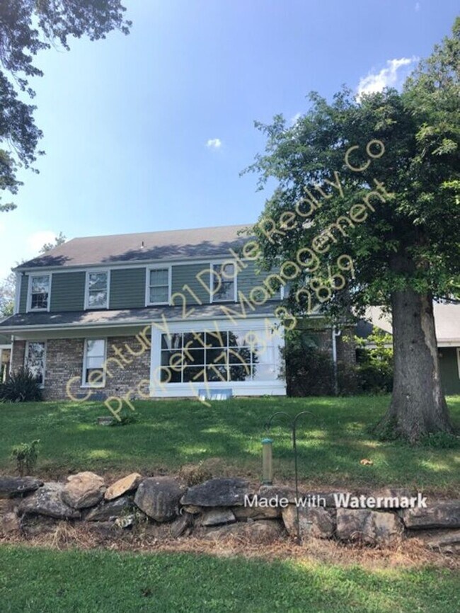 Foto del edificio - 4570 E Prospect Rd