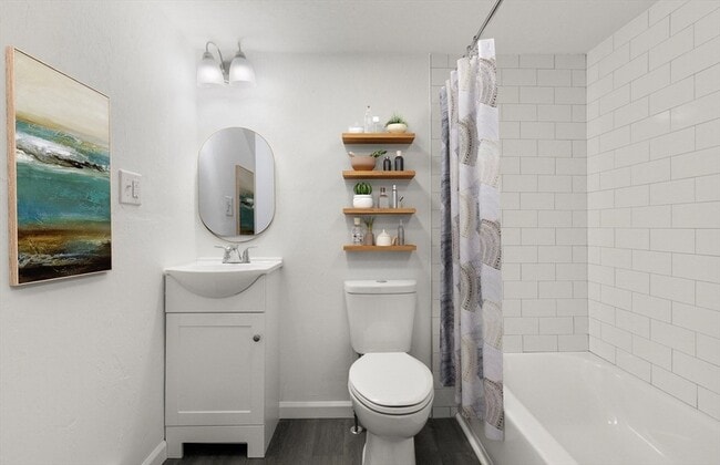 Building Photo - 38 Forest St