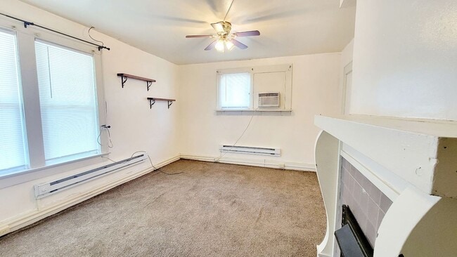 Building Photo - 719/721/723 Naomi St