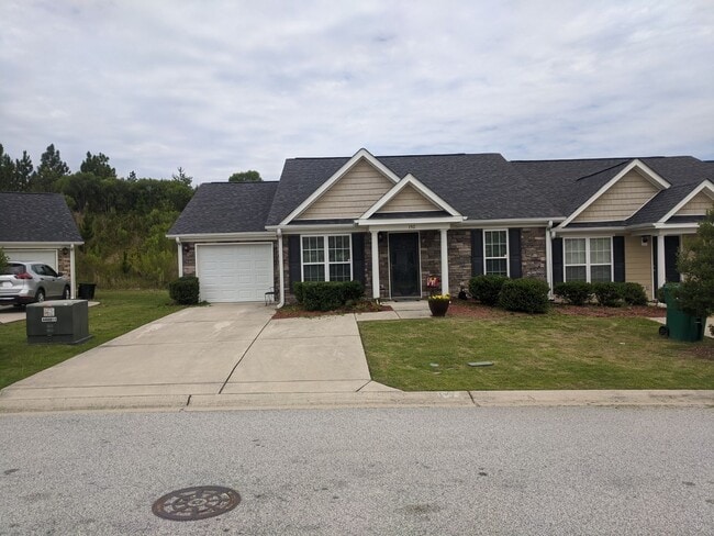 Foto del edificio - 150 Bobwhite Dr