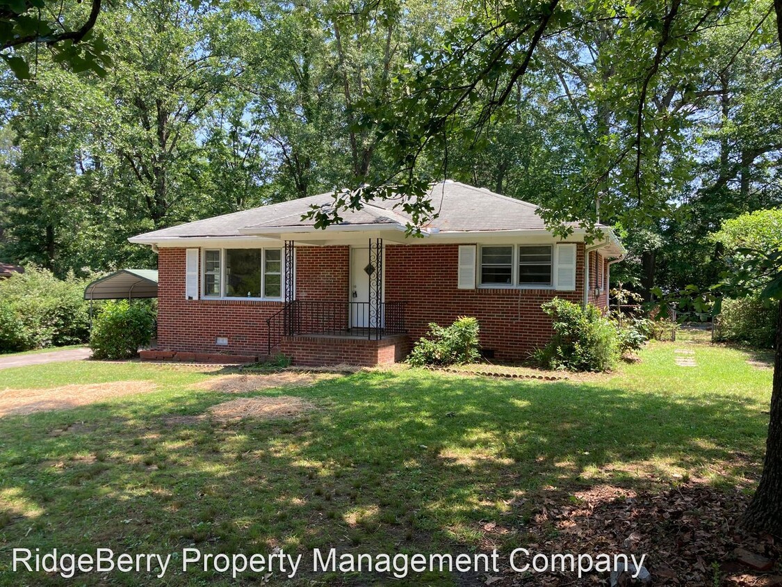 Primary Photo - 3 br, 1 bath House - 130 Elliott Dr.