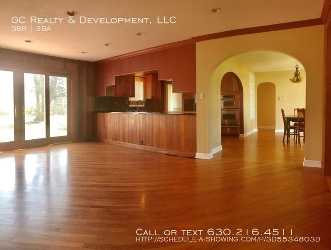 Building Photo - 551 S Lewis Ave