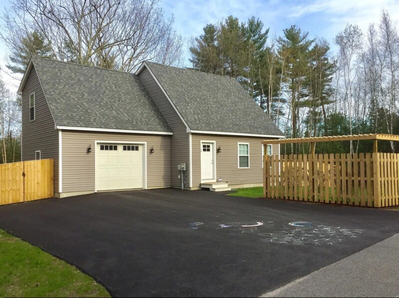 Primary Photo - 18 Lilac Ln