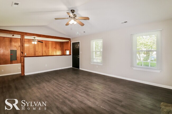 Foto del edificio - This cute home is ready for your personal ...