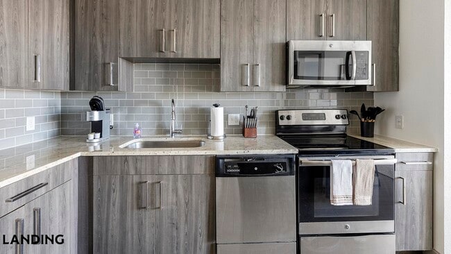 Foto del edificio - 101 S Center St