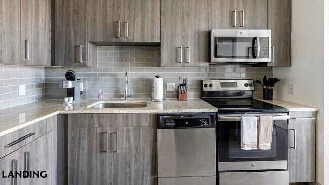 Building Photo - 101 S Center St