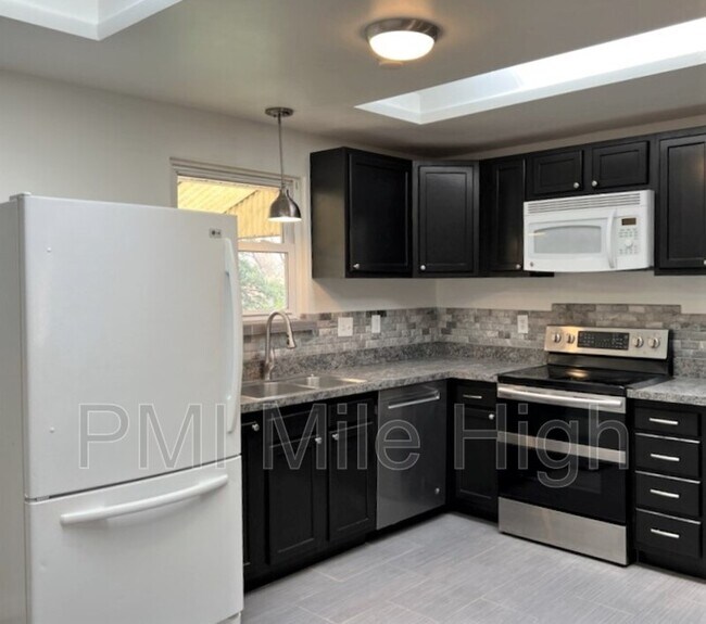 Building Photo - 9281 Irving St