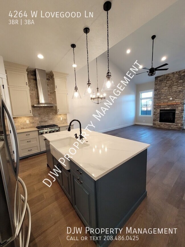 Foto del edificio - Remarkable Townhome Located in SpurWing He...