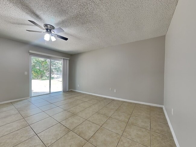 Foto del edificio - 610 Charter Ct