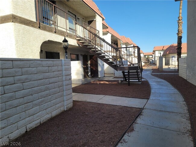 Foto del edificio - 4300 N Lamont St