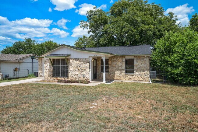 Building Photo - 2130 Jim Bowie Dr