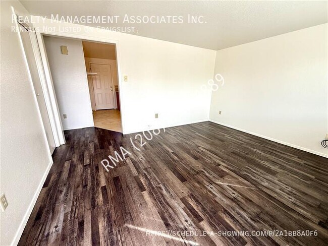 Foto del edificio - 4303 Rose Hill Ct