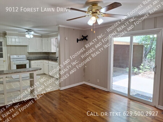 Foto del edificio - 9012 Forest Lawn Dr
