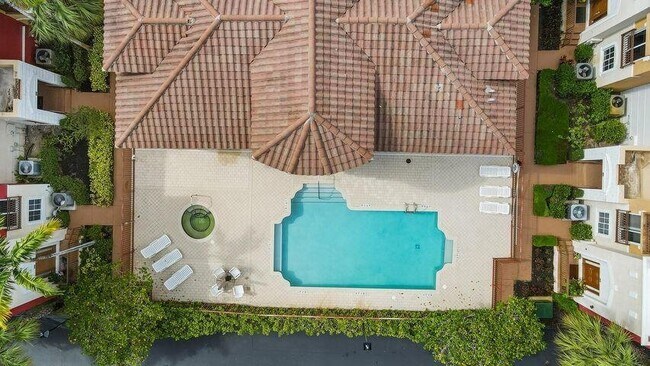 Foto del edificio - 1801 Coastal Bay Blvd