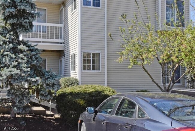 Building Photo - 95 Sage Ct