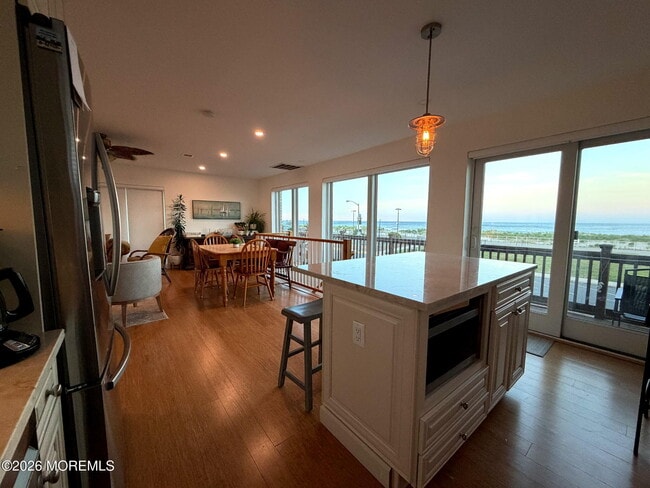 Foto del edificio - 711 Ocean Ave N