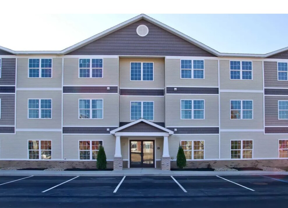 Foto principal - Iron Point Apartments
