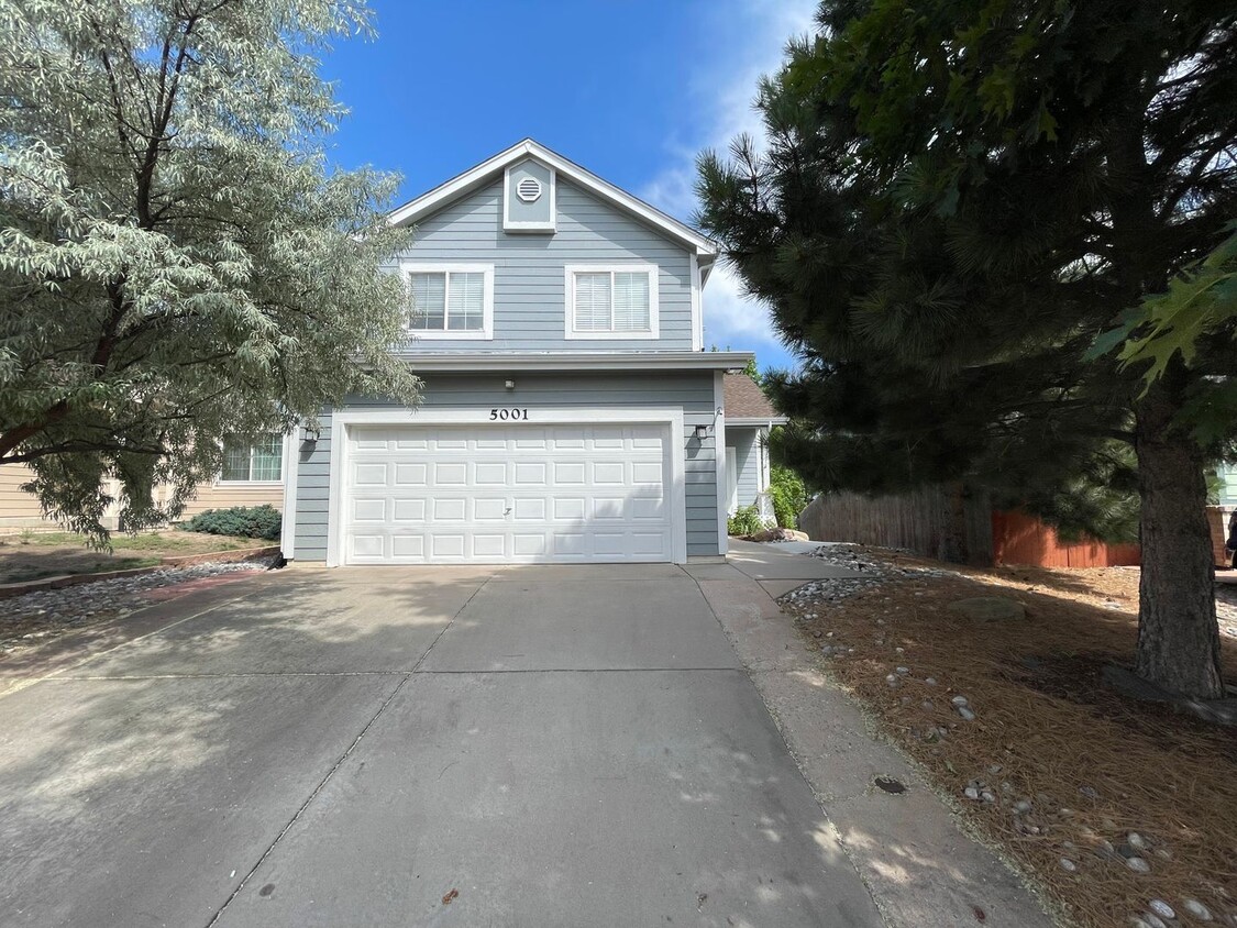 Foto principal - Updated 4 Bedroom Home In Stetson Hills!