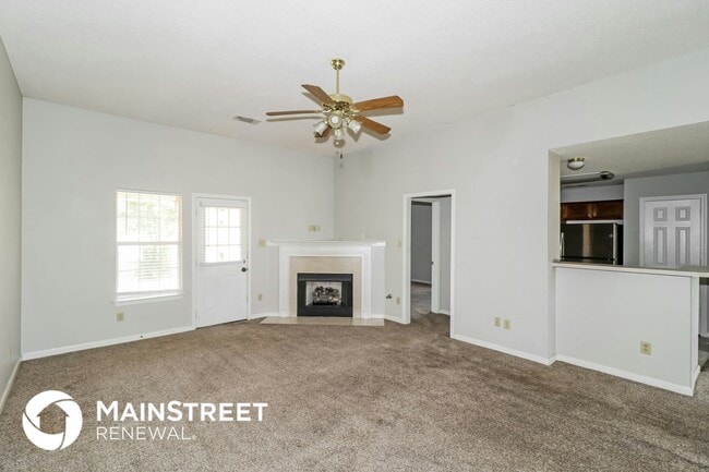 Building Photo - 1136 Breezy Valley Dr
